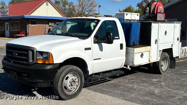image for item NR9332 2001 Ford F550 Super Duty XL  utility / service truck