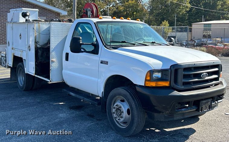 image for item NR9332 2001 Ford F550 Super Duty XL  utility / service truck