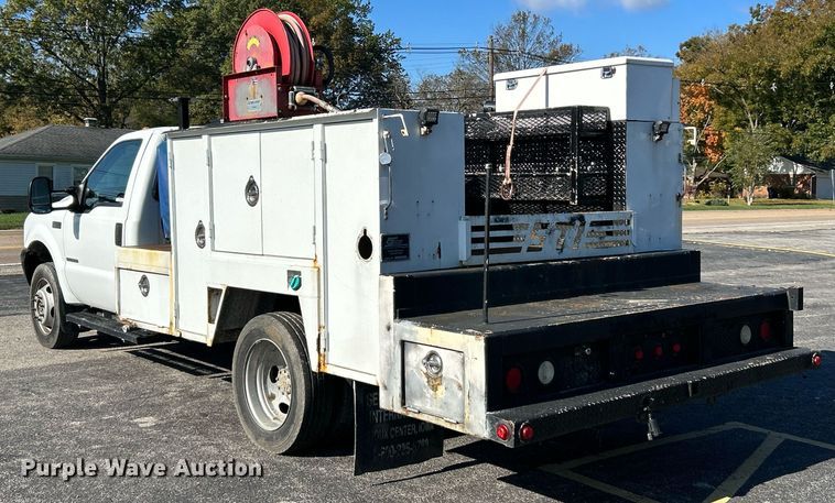 image for item NR9332 2001 Ford F550 Super Duty XL  utility / service truck