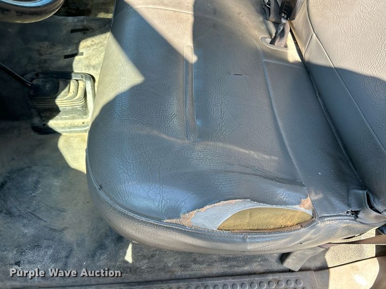 image for item NR9332 2001 Ford F550 Super Duty XL  utility / service truck