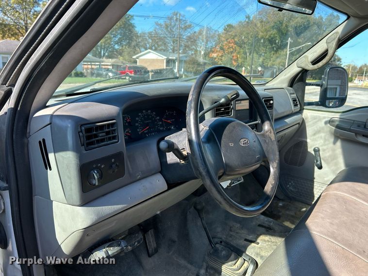 image for item NR9332 2001 Ford F550 Super Duty XL  utility / service truck