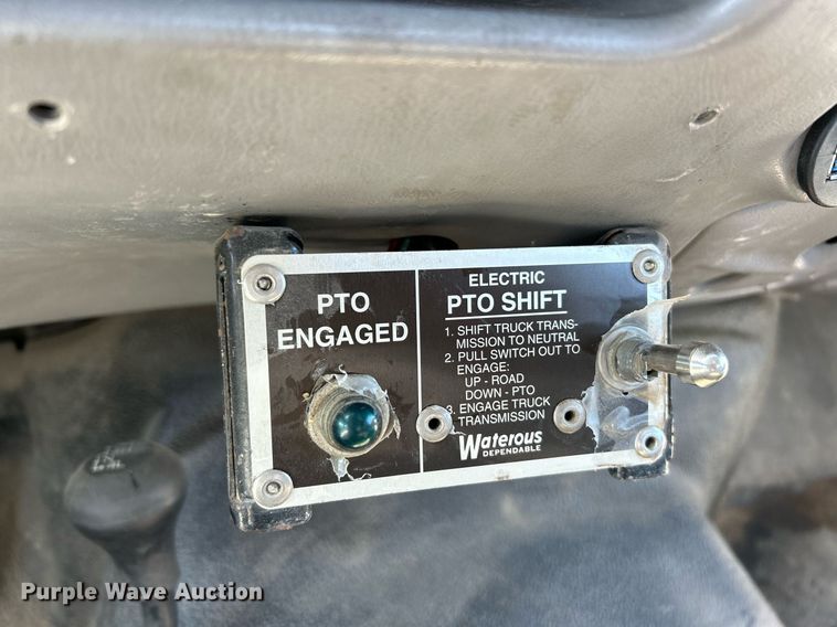 image for item NR9332 2001 Ford F550 Super Duty XL  utility / service truck