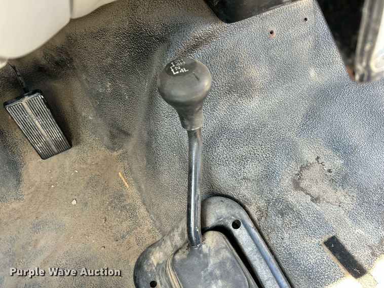 image for item NR9332 2001 Ford F550 Super Duty XL  utility / service truck