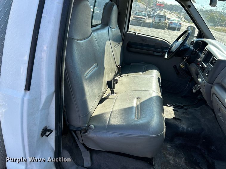 image for item NR9332 2001 Ford F550 Super Duty XL  utility / service truck