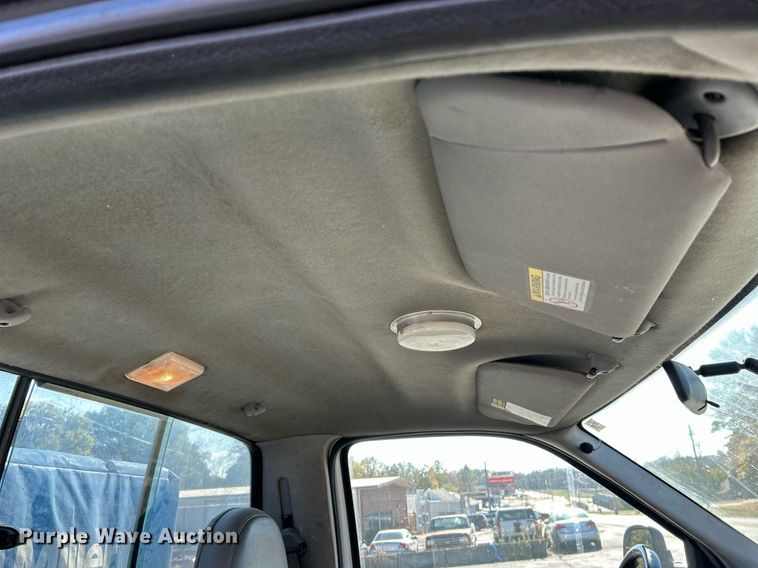 image for item NR9332 2001 Ford F550 Super Duty XL  utility / service truck