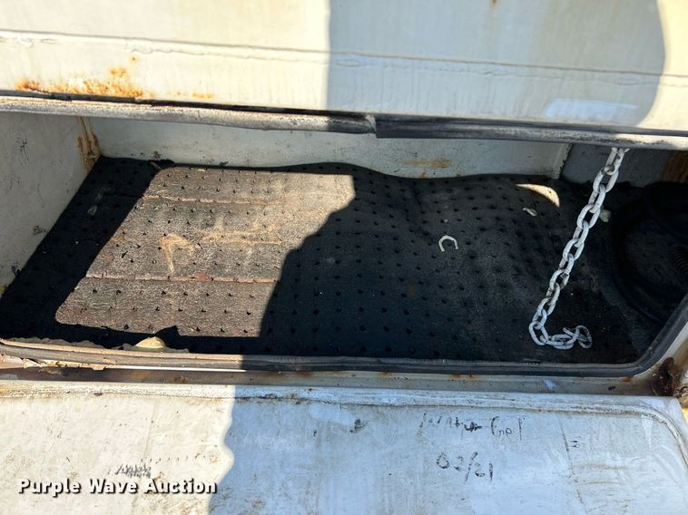 image for item NR9332 2001 Ford F550 Super Duty XL  utility / service truck