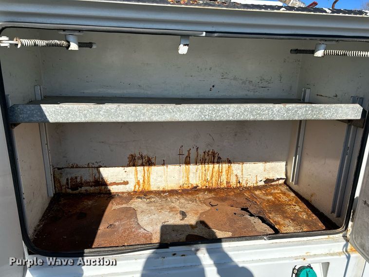 image for item NR9332 2001 Ford F550 Super Duty XL  utility / service truck