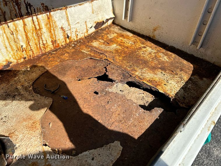 image for item NR9332 2001 Ford F550 Super Duty XL  utility / service truck