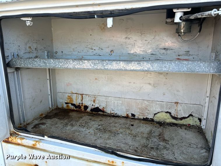 image for item NR9332 2001 Ford F550 Super Duty XL  utility / service truck