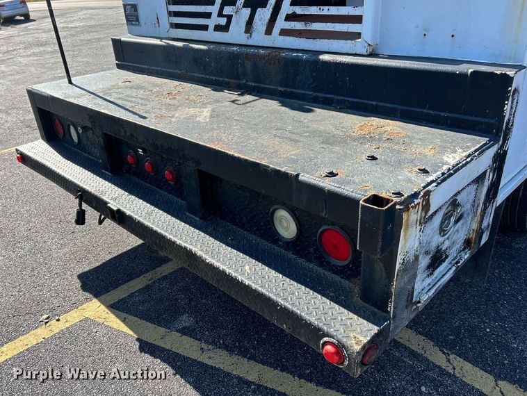 image for item NR9332 2001 Ford F550 Super Duty XL  utility / service truck