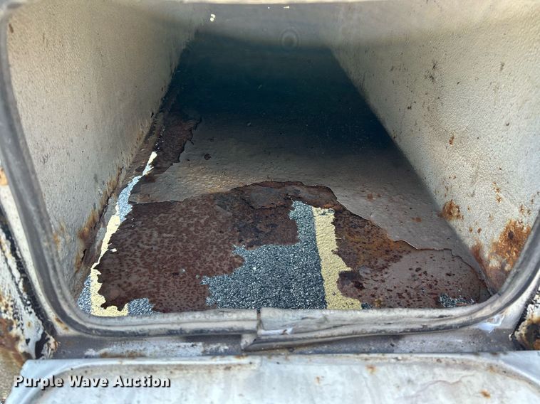 image for item NR9332 2001 Ford F550 Super Duty XL  utility / service truck