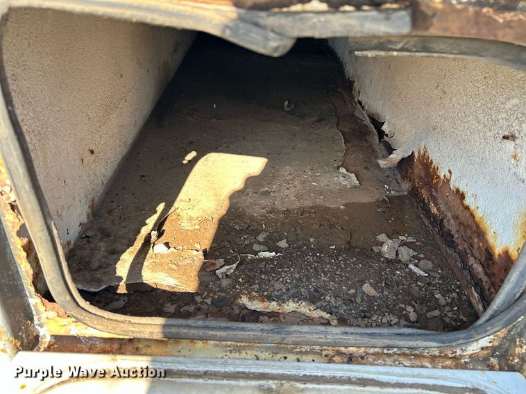 image for item NR9332 2001 Ford F550 Super Duty XL  utility / service truck