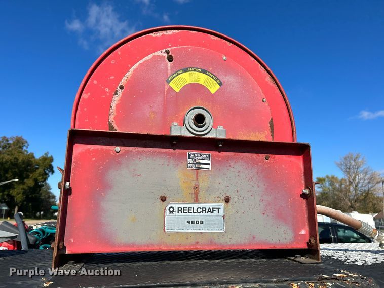 image for item NR9332 2001 Ford F550 Super Duty XL  utility / service truck