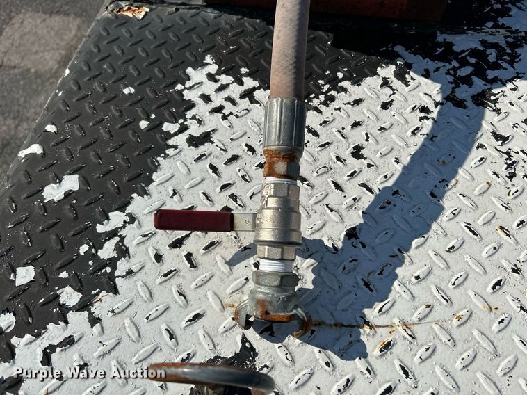 image for item NR9332 2001 Ford F550 Super Duty XL  utility / service truck