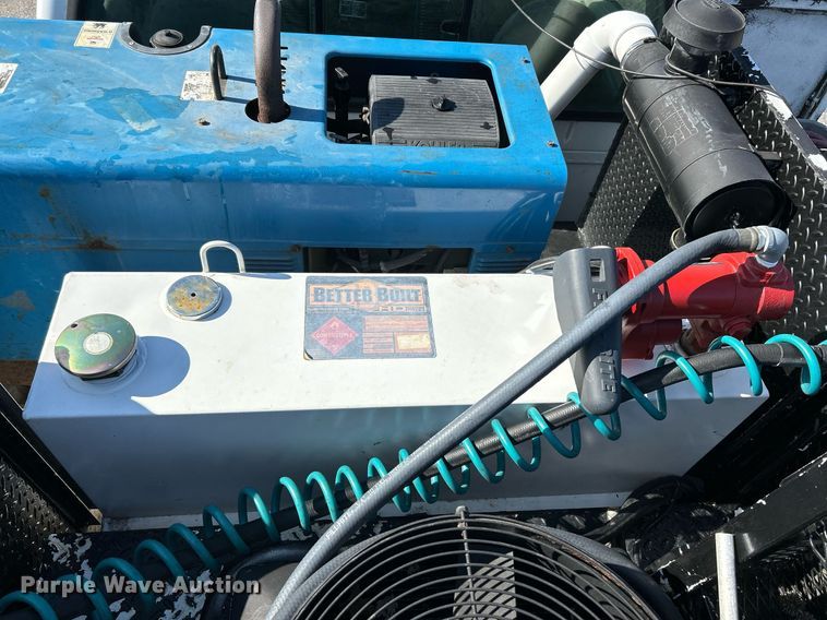 image for item NR9332 2001 Ford F550 Super Duty XL  utility / service truck