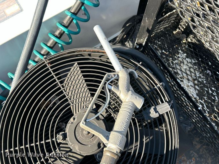 image for item NR9332 2001 Ford F550 Super Duty XL  utility / service truck