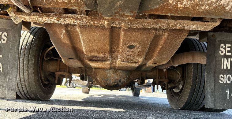 image for item NR9332 2001 Ford F550 Super Duty XL  utility / service truck