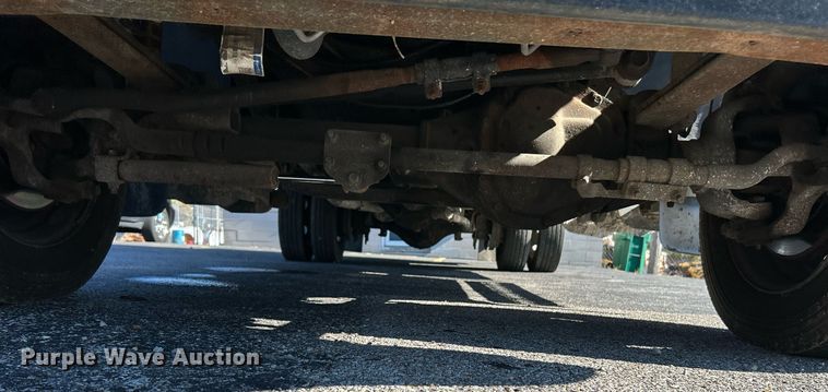 image for item NR9332 2001 Ford F550 Super Duty XL  utility / service truck