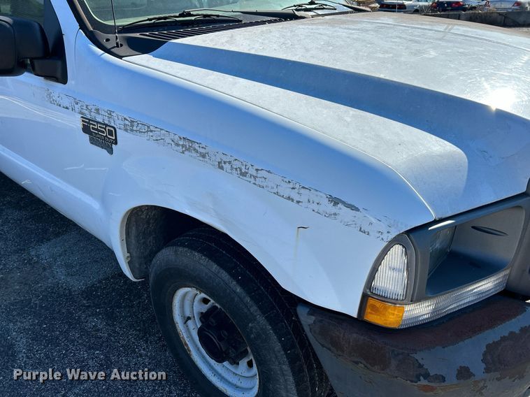 image for item NR9334 2003 Ford F250 Super Duty XL  SuperCab utility bed pickup truck