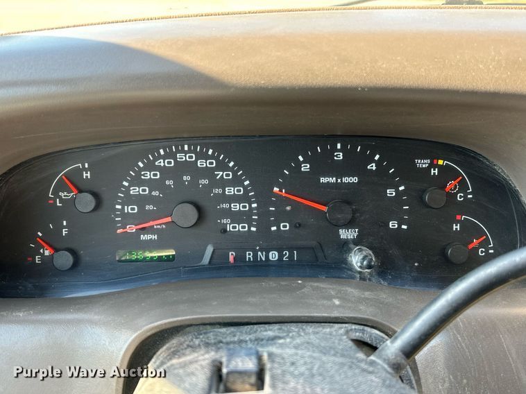 image for item NR9334 2003 Ford F250 Super Duty XL  SuperCab utility bed pickup truck