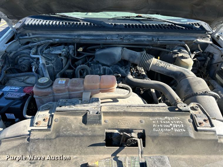 image for item NR9334 2003 Ford F250 Super Duty XL  SuperCab utility bed pickup truck