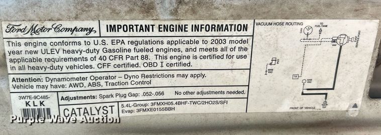 image for item NR9334 2003 Ford F250 Super Duty XL  SuperCab utility bed pickup truck