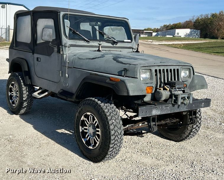 image for item NR9367 1993 Jeep Wrangler  SUV