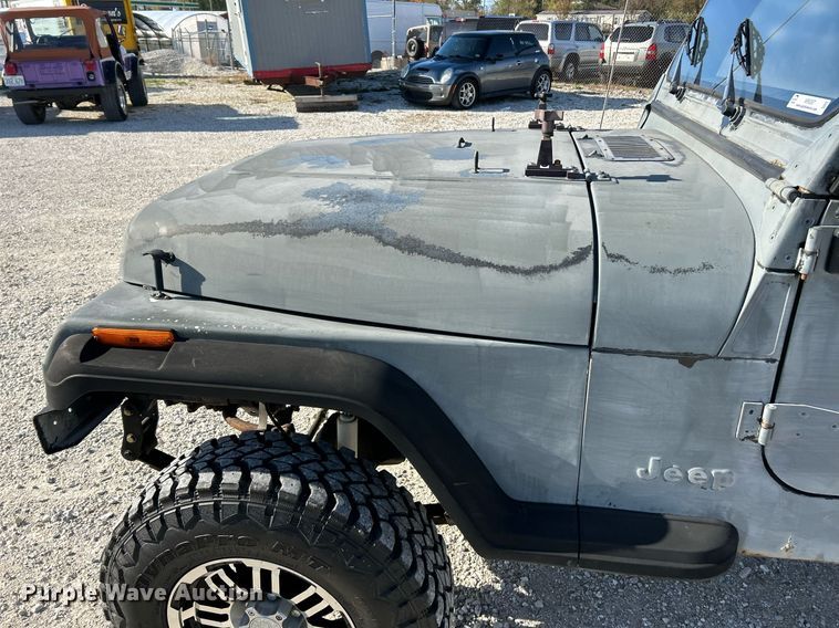 image for item NR9367 1993 Jeep Wrangler  SUV