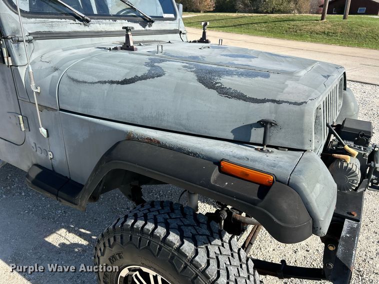 image for item NR9367 1993 Jeep Wrangler  SUV
