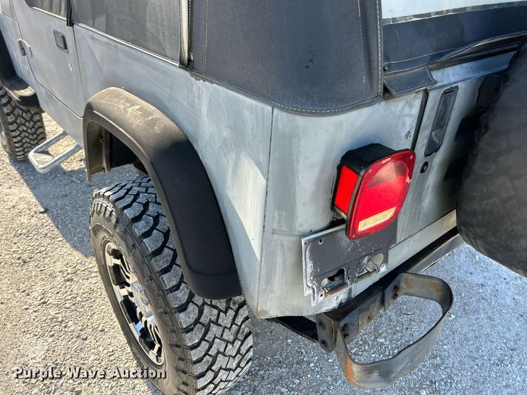 image for item NR9367 1993 Jeep Wrangler  SUV