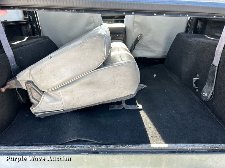 image for item NR9367 1993 Jeep Wrangler  SUV