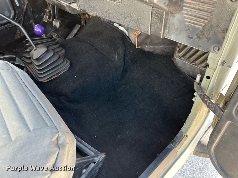 image for item NR9367 1993 Jeep Wrangler  SUV