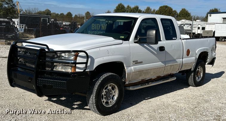 image for item NR9368 2006 Chevrolet Silverado 2500HD  Ext. Cab pickup truck