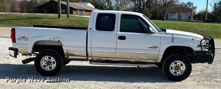 image for item NR9368 2006 Chevrolet Silverado 2500HD  Ext. Cab pickup truck