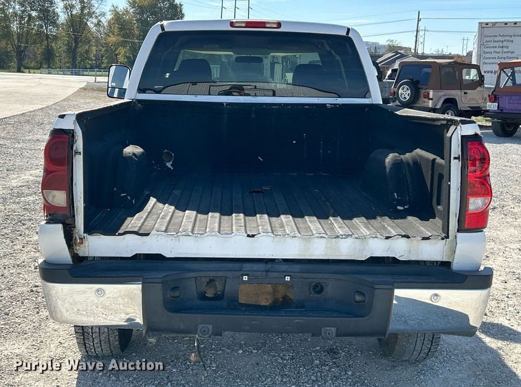image for item NR9368 2006 Chevrolet Silverado 2500HD  Ext. Cab pickup truck
