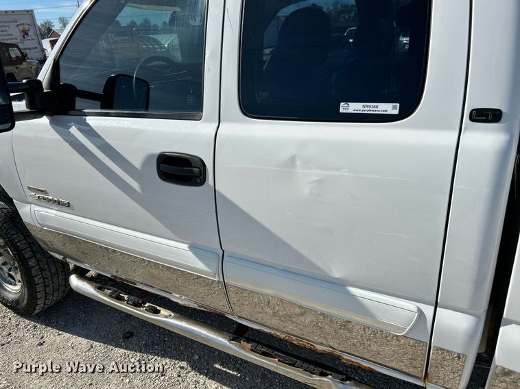 image for item NR9368 2006 Chevrolet Silverado 2500HD  Ext. Cab pickup truck