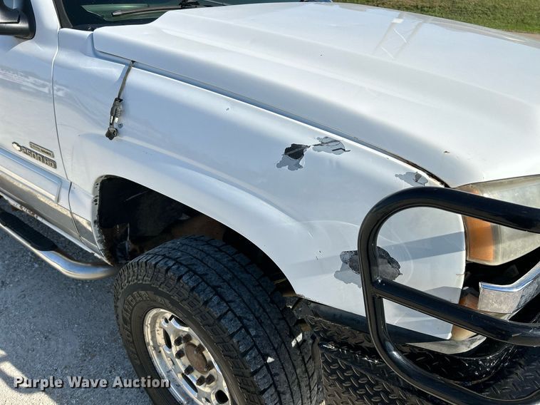 image for item NR9368 2006 Chevrolet Silverado 2500HD  Ext. Cab pickup truck