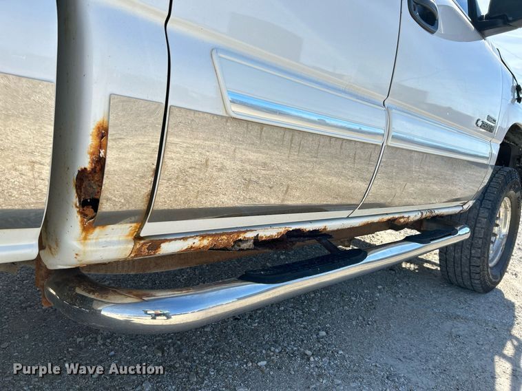 image for item NR9368 2006 Chevrolet Silverado 2500HD  Ext. Cab pickup truck