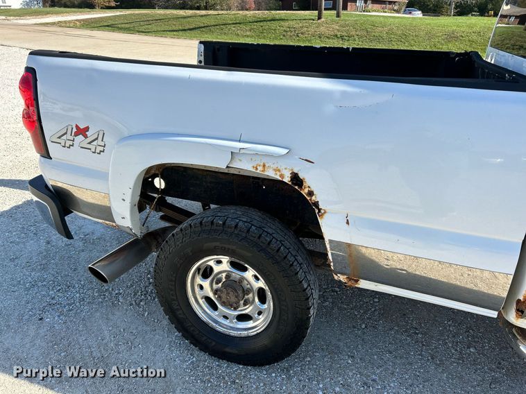 image for item NR9368 2006 Chevrolet Silverado 2500HD  Ext. Cab pickup truck