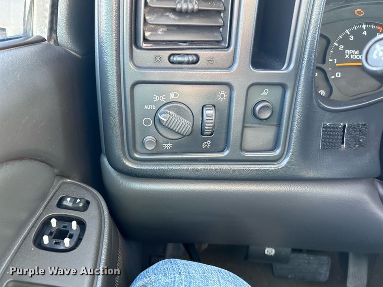 image for item NR9368 2006 Chevrolet Silverado 2500HD  Ext. Cab pickup truck