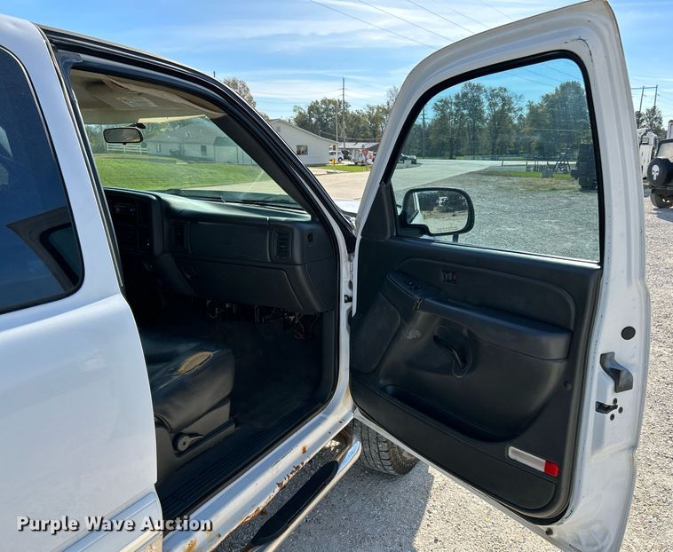 image for item NR9368 2006 Chevrolet Silverado 2500HD  Ext. Cab pickup truck