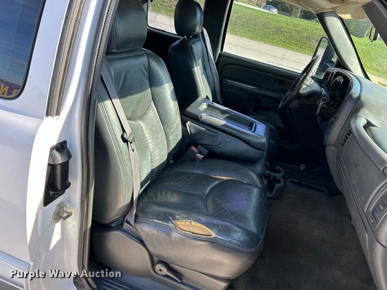 image for item NR9368 2006 Chevrolet Silverado 2500HD  Ext. Cab pickup truck