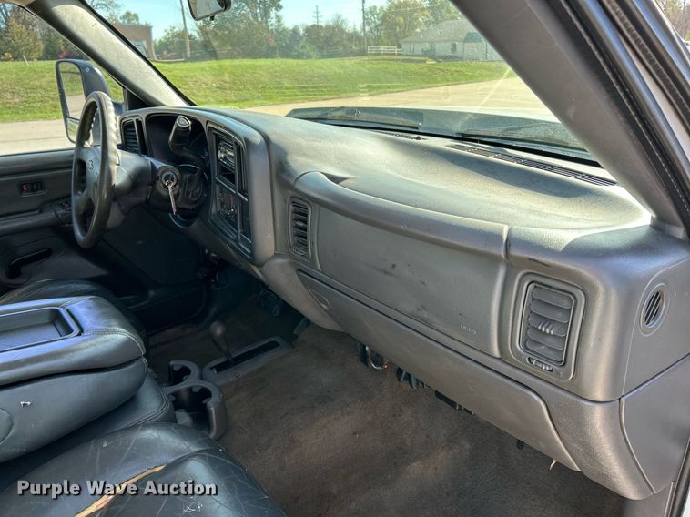 image for item NR9368 2006 Chevrolet Silverado 2500HD  Ext. Cab pickup truck