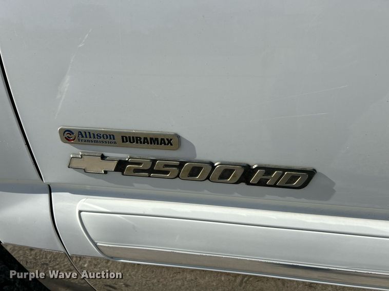 image for item NR9368 2006 Chevrolet Silverado 2500HD  Ext. Cab pickup truck