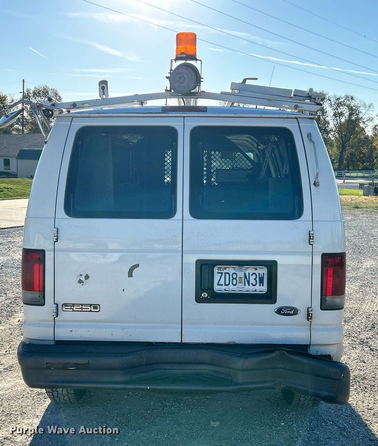 image for item NR9370 2005 Ford E250  van
