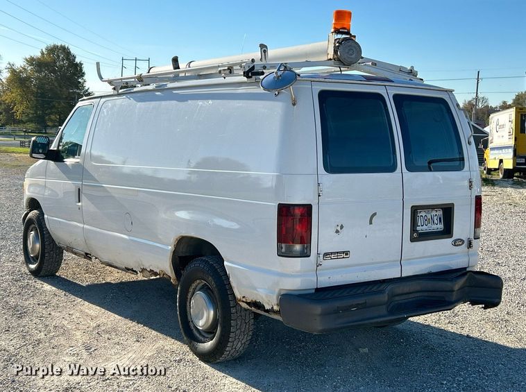 image for item NR9370 2005 Ford E250  van
