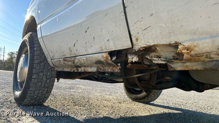 image for item NR9370 2005 Ford E250  van