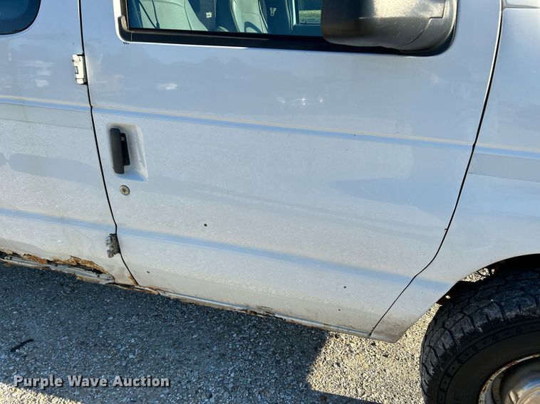 image for item NR9370 2005 Ford E250  van