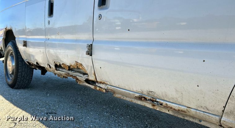 image for item NR9370 2005 Ford E250  van