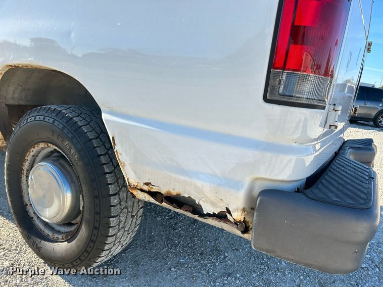 image for item NR9370 2005 Ford E250  van